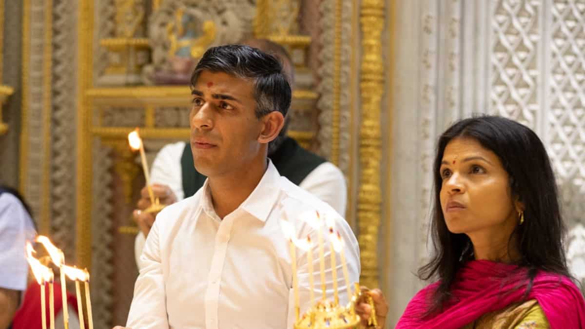 Rishi Sunak offered prayers at the temple