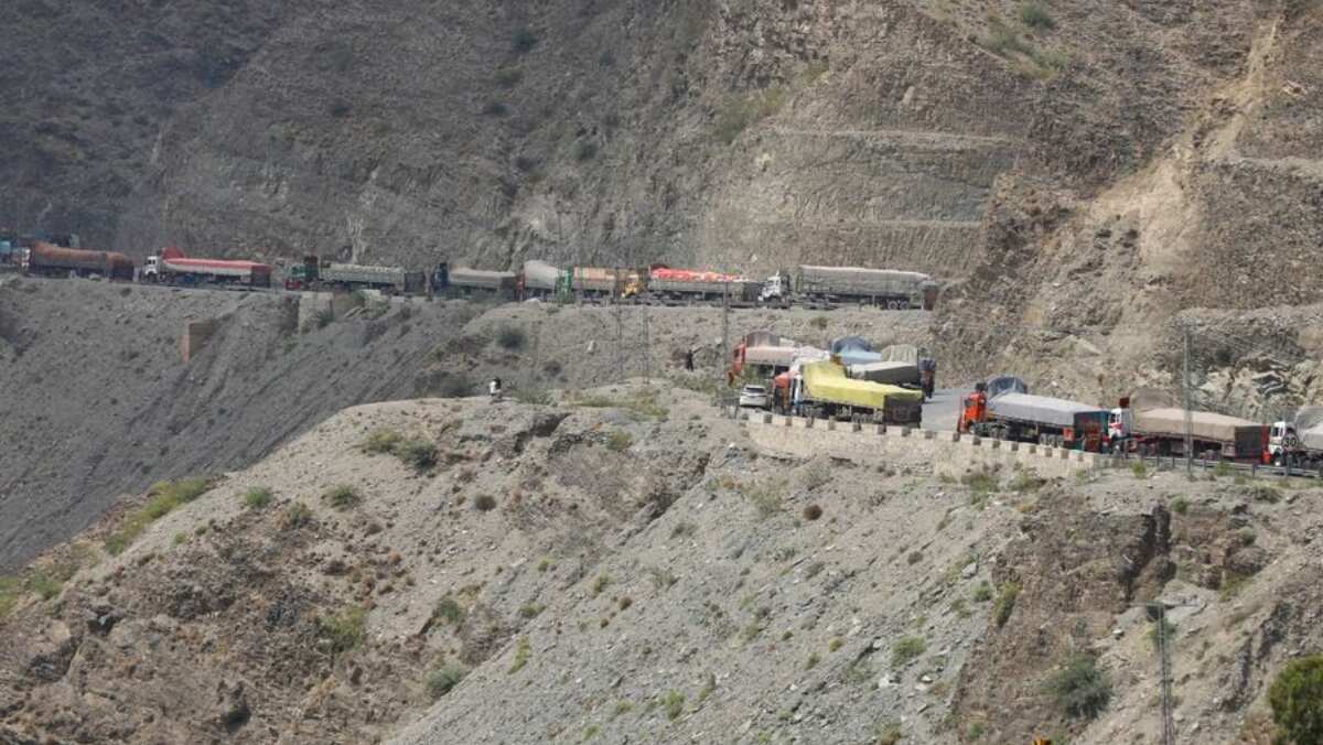 Afghan Taliban criticise closure of main border crossing with Pakistan Afghan Taliban criticise closure of main border crossing with Pakistan