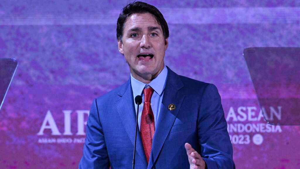 Canadian Prime Minister Justin Trudeau's aircraft develops technical issues