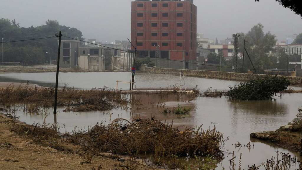 Eastern Libya authorities say 2,000 dead in flood, thousands missing
