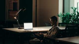 Sleeping late at night? Study warns about major risk of type 2 diabetes for night owls