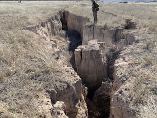 A national crisis: Giant cracks are appearing across southwestern US