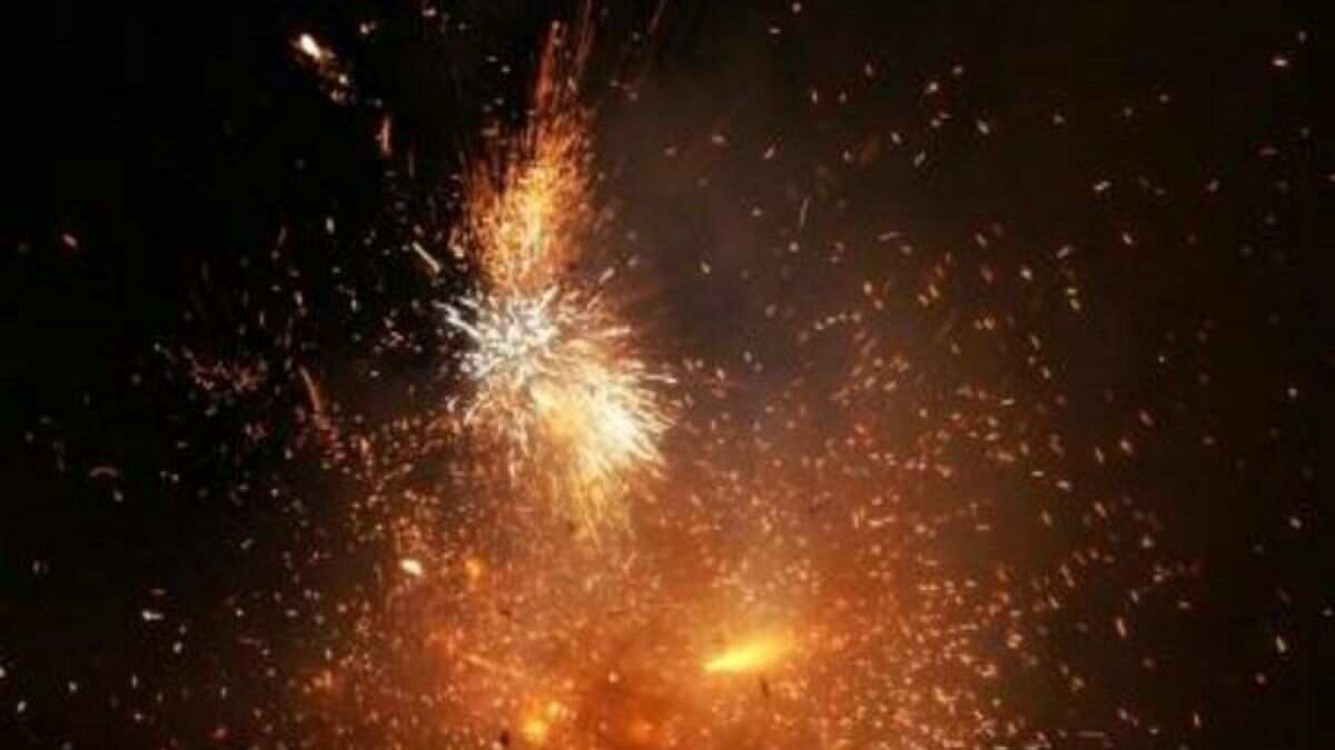 Supreme Court refuses to interfere with Delhi government's ban on firecrackers Supreme Court refuses to interfere with Delhi government's ban on firecrackers