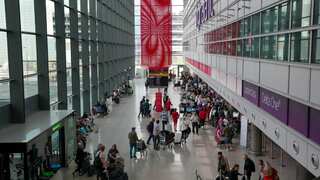 UK: London's Heathrow Terminal evacuated after 'suspected package' spotted