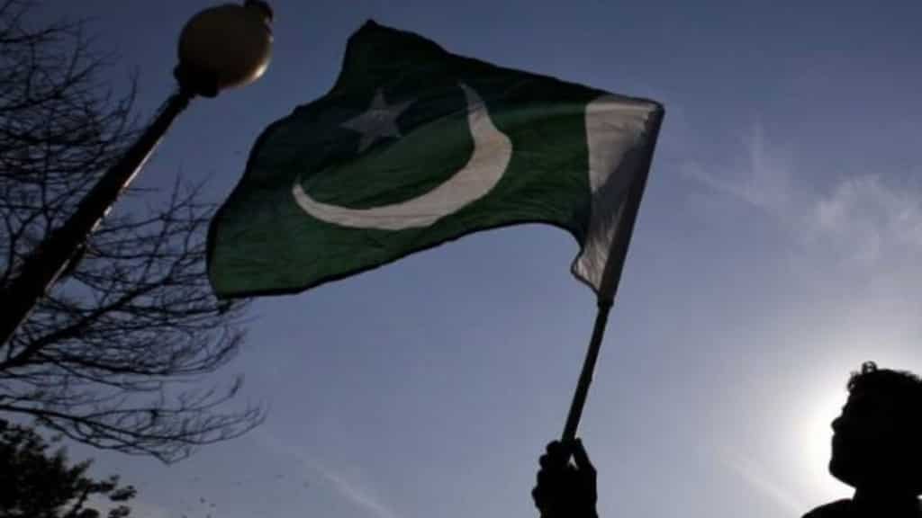JUI-F leader Hafiz Hamdullah, 10 others injured in explosion at Mastung, Balochistan