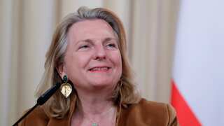 Former Austrian minister moves to Russia, flies her two ponies on board Russian military plane