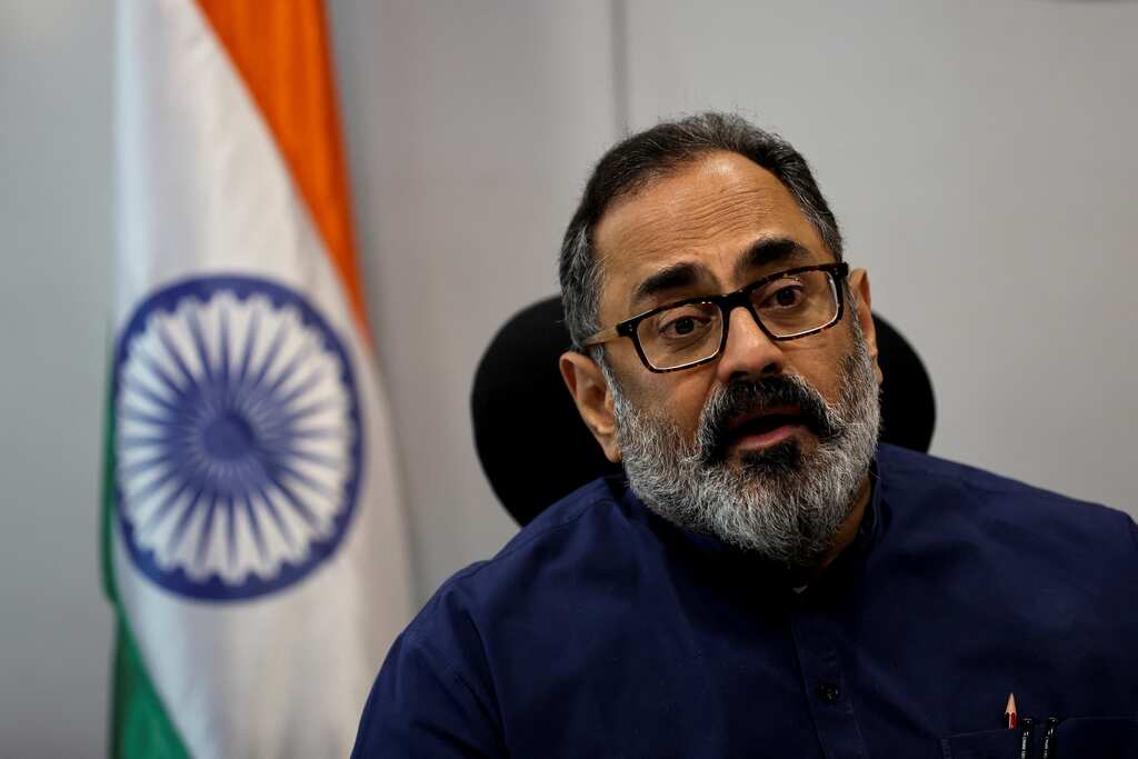 India: Minister says all smartphones to have ISRO's NavIC by 2025 end