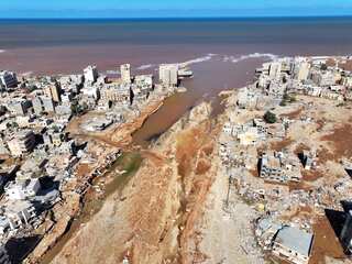 Libya: Aid groups warn of disease risk as country struggles to recover from flood