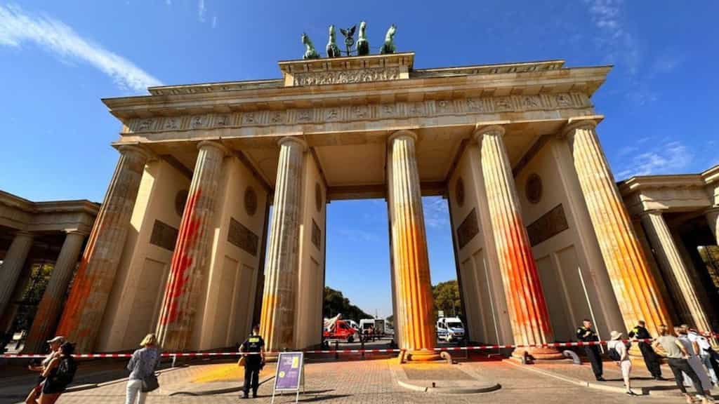 Watch: Climate protesters spray paint on Berlin's iconic Brandenburg Gate