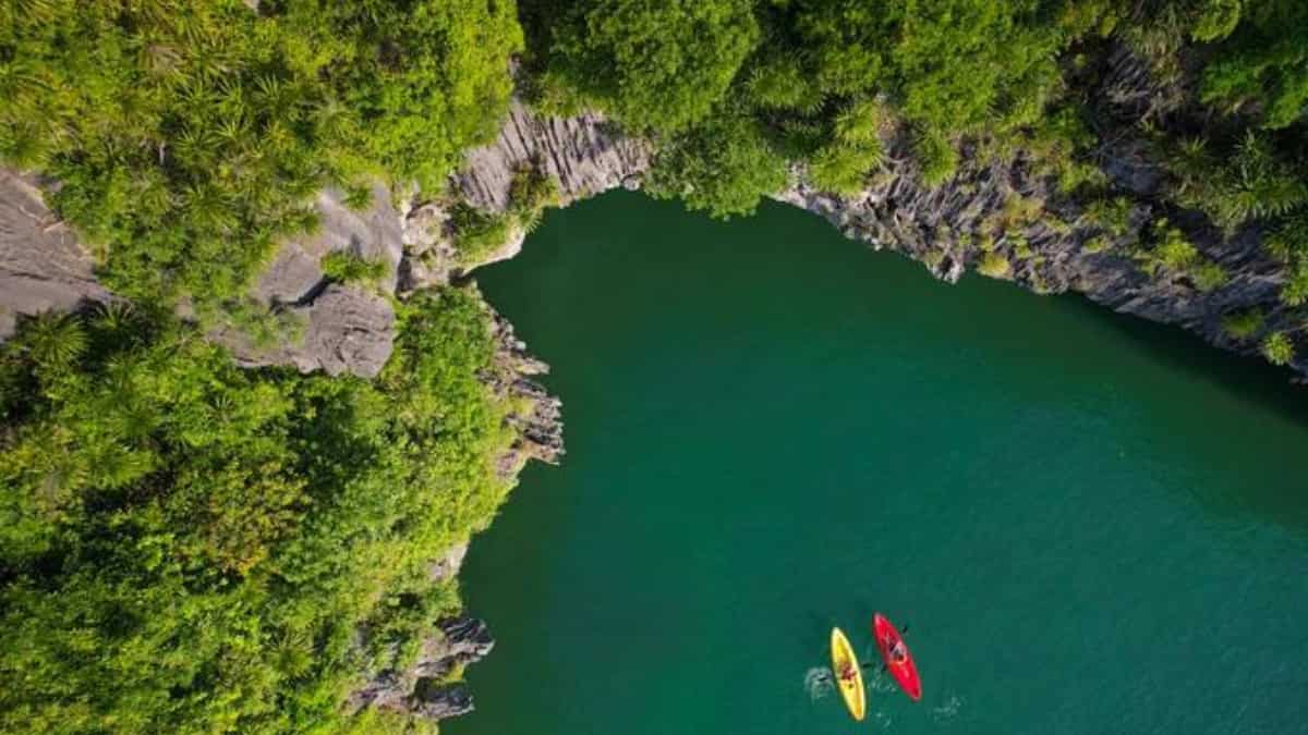 Ha Long Bay - Cat Ba Archipelago