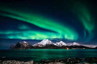 Not all pretty lights in the sky are auroras. Some are Steve and Picket Fence