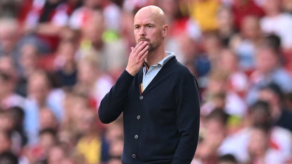 Football: Ten Hag urges Manchester United to stick together amid crisis