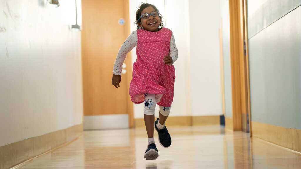 Indian-origin girl receives first rejection-free kidney from mother in UK