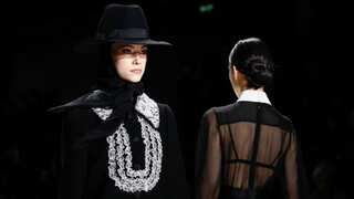 All black and white looks rule Dolce & Gabbana catwalk in Milan
