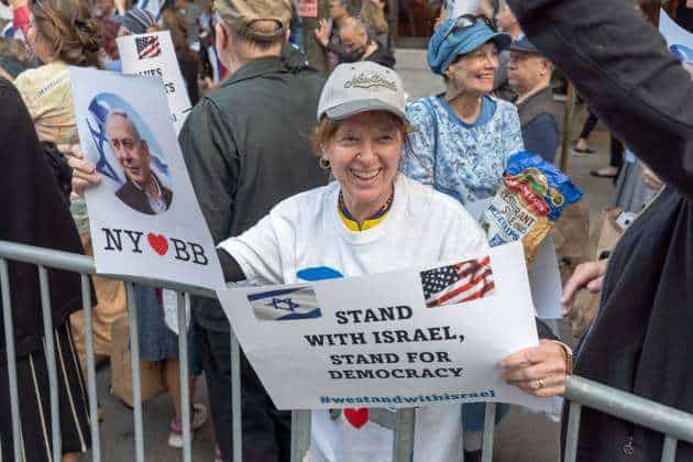 Pro-Netanyahu protests also took place