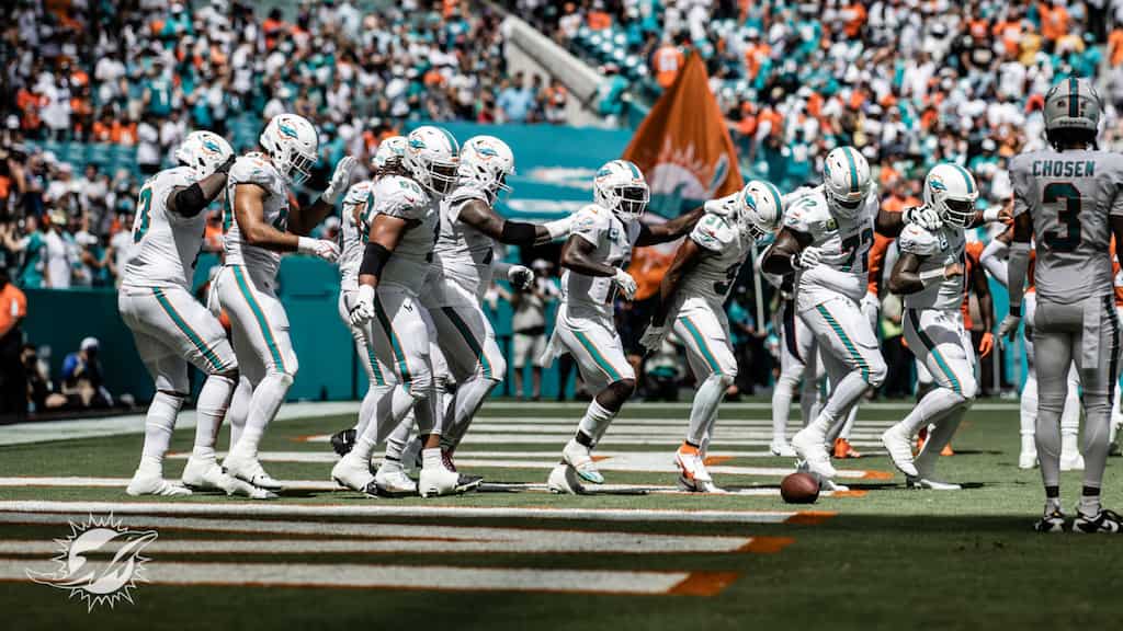 Week 3: Miami Dolphins destroy Denver Broncos 70-20 in record outing; Chiefs dominate Bears