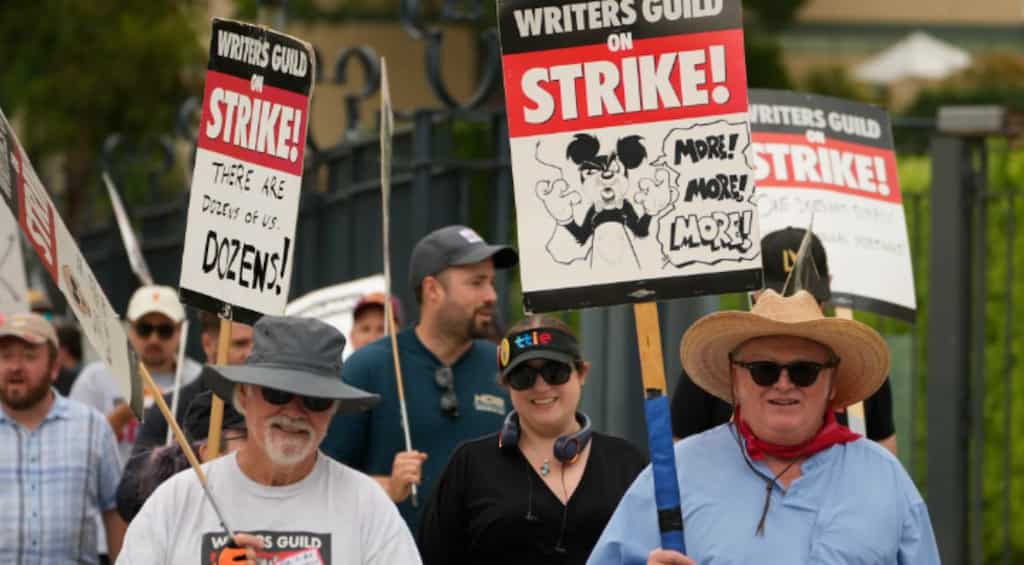 Top Hollywood actors offer $150 million to help end strike