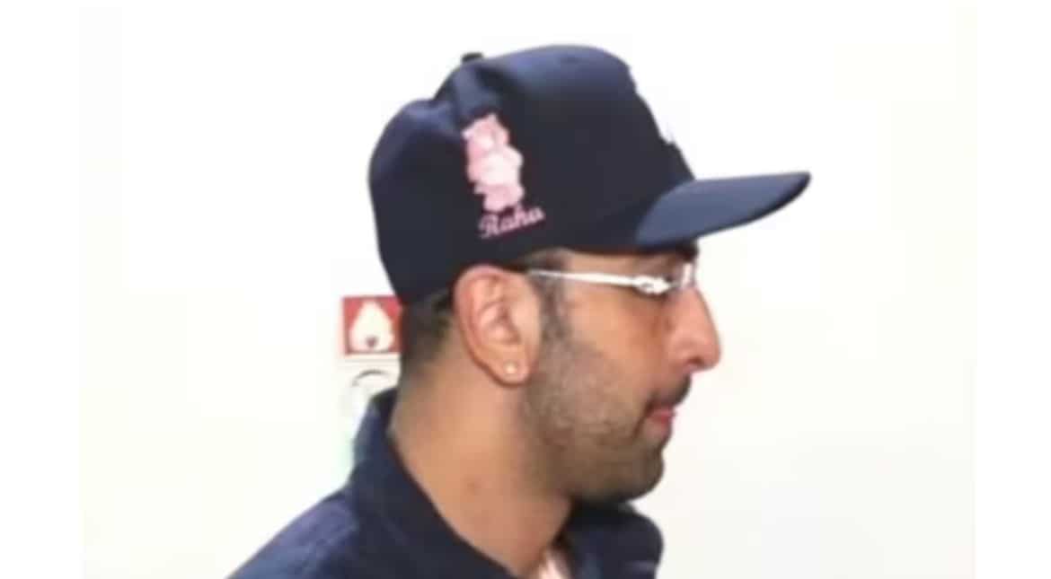 Ranbir Kapoor wows fans with doting dad vibes as he steps out in an adorable cap Ranbir Kapoor wows fans with doting dad vibes as he steps out in an adorable cap
