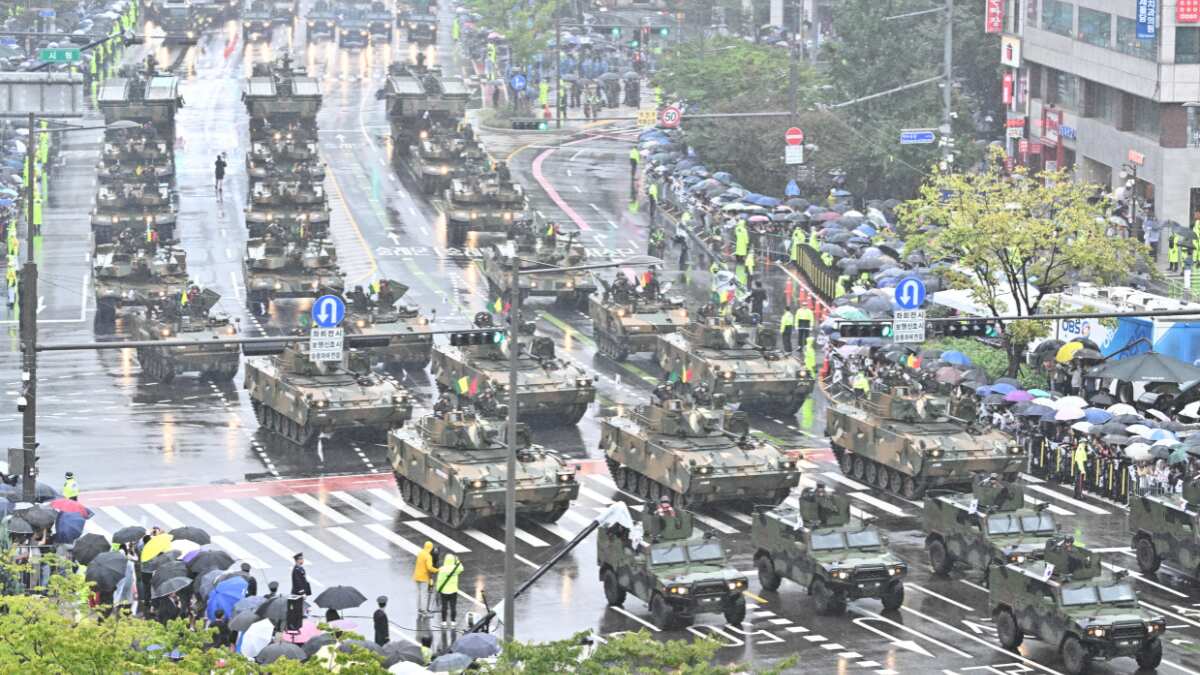 Hundreds of weapons displayed