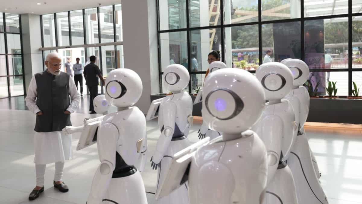 PM Modi tours Robotics Gallery