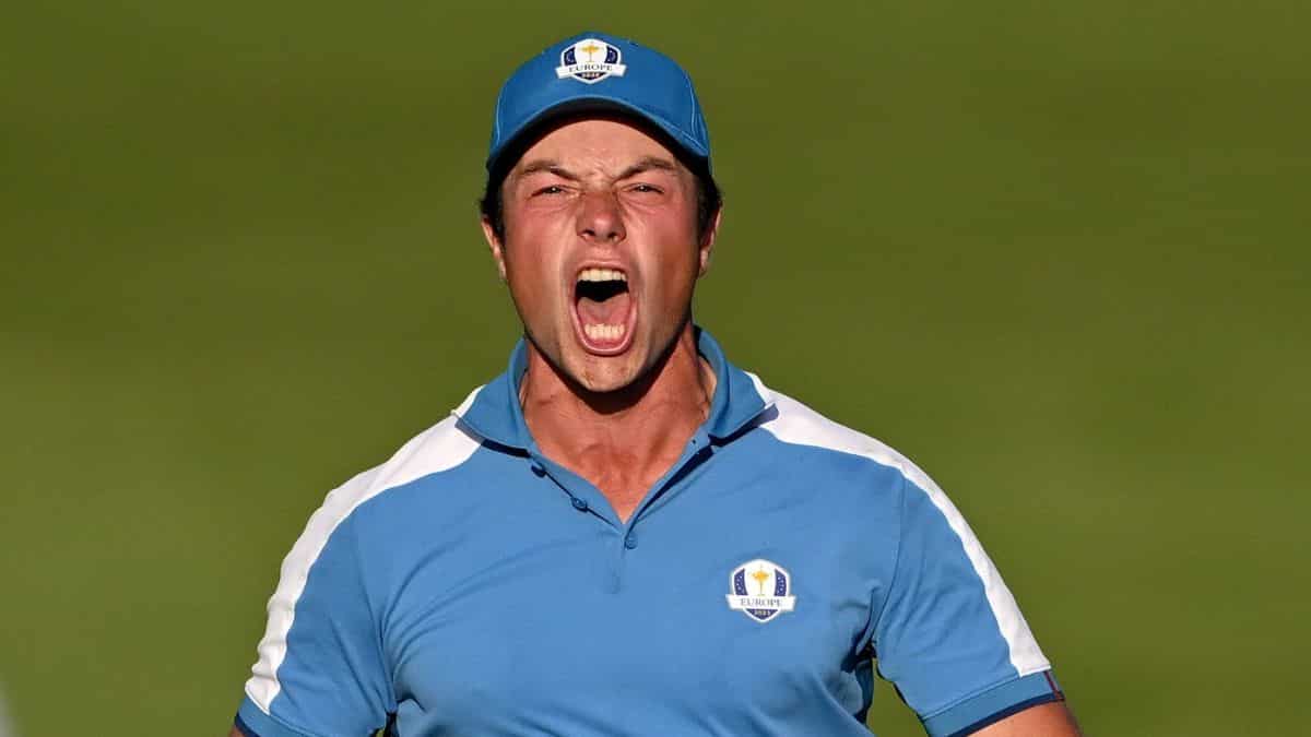 Golf: Late drama ensures Europe extend Ryder Cup lead to five Golf: Late drama ensures Europe extend Ryder Cup lead to five
