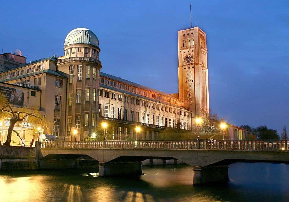 Germany: Museum worker steals, sells 3 paintings to pay off debt, buys Rolls Royce, expensive watches