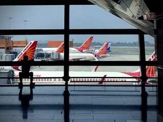India: Two doctors rescue child having breathing issues mid-air