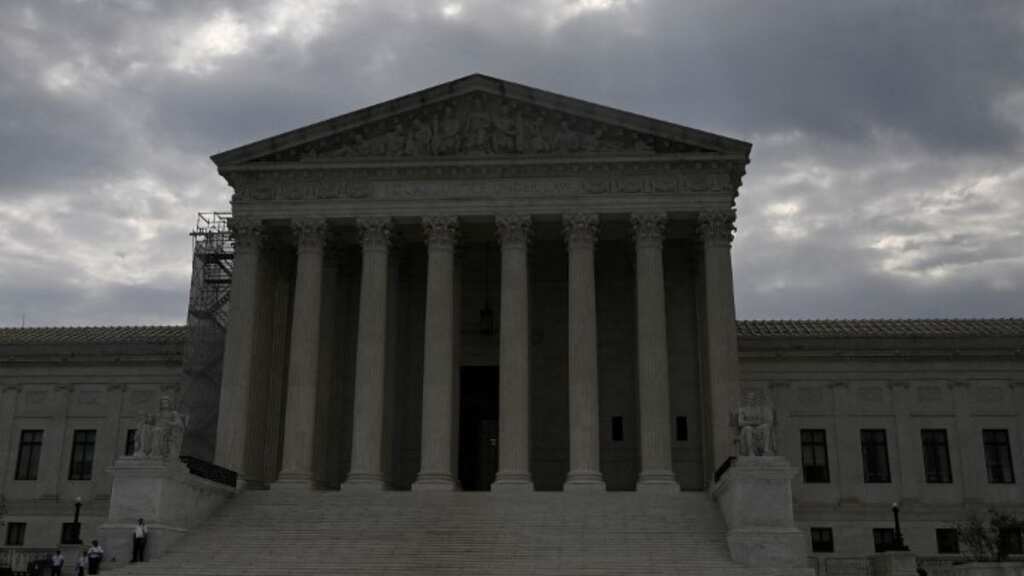 US' divided Supreme Court starts new session with gun rights, Trump's prez dreams and more on docket
