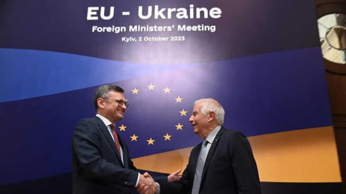 EU pledges support for Ukraine war at ‘historic’ meeting in Kyiv amid US, Slovakia issues EU pledges support for Ukraine war at ‘historic’ meeting in Kyiv amid US, Slovakia issues