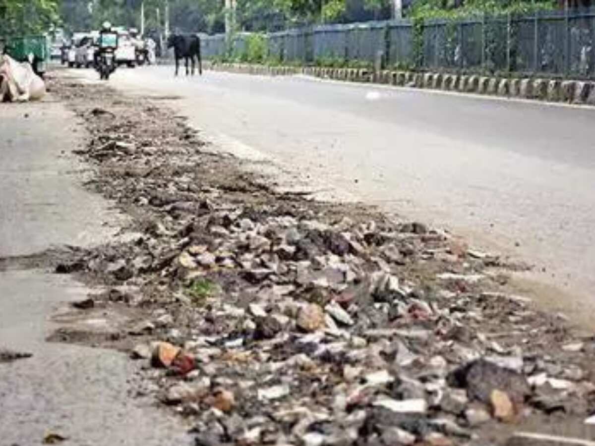 India: Local MLA's aide digs up newly-made road in UP as contractor refuses to pay 'goonda tax' India: Local MLA's aide digs up newly-made road in UP as contractor refuses to pay 'goonda tax'