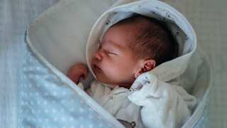 New study finds baby girls' brain activity more complex than boys'
