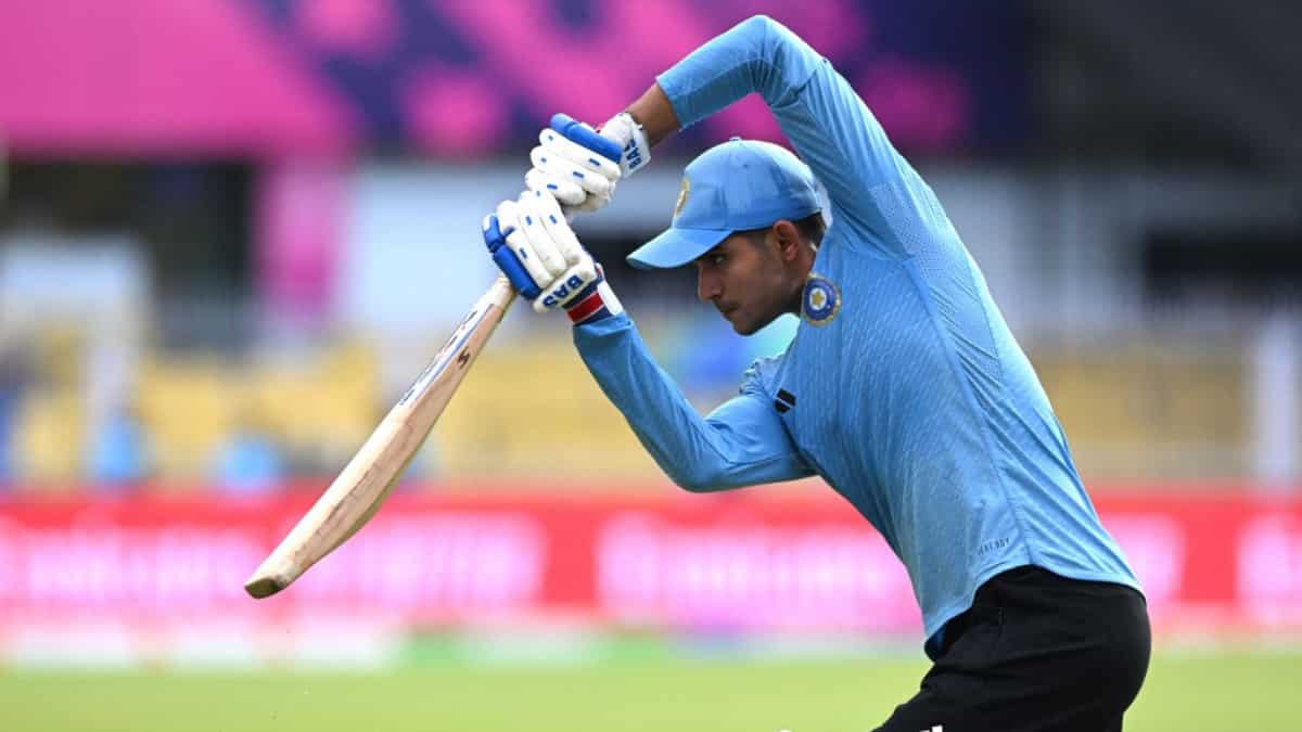 ODI World Cup - Shubman Gill feeling better, medics haven't ruled him out for Sunday's game: Rahul Dravid ODI World Cup - Shubman Gill feeling better, medics haven't ruled him out for Sunday's game: Rahul Dravid