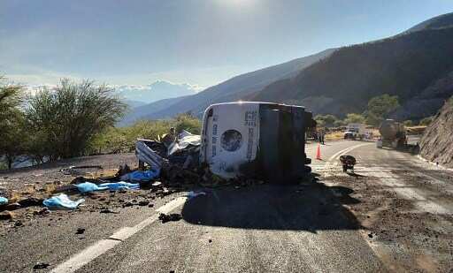 Mexico: Bus carrying migrants overturns, killing 18
