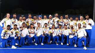 WATCH | Grand welcome for Indian hockey teams as fans, family gather at airport after Asian Games success