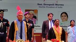 Indian President visits Jammu and Kashmir, attends convocation ceremony