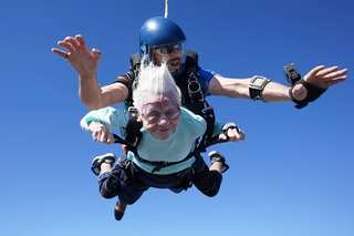 104-year-old woman dies days before entering into Guinness World Records for daring skydive
