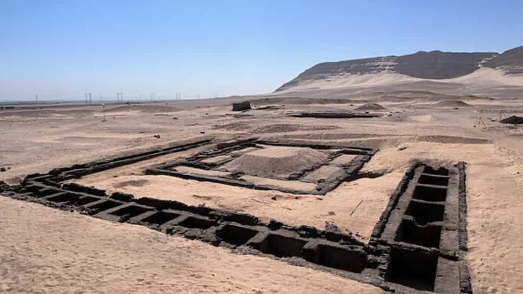 Archaeologists find remnants of 5,000-year-old wine in ancient tomb of Egypt