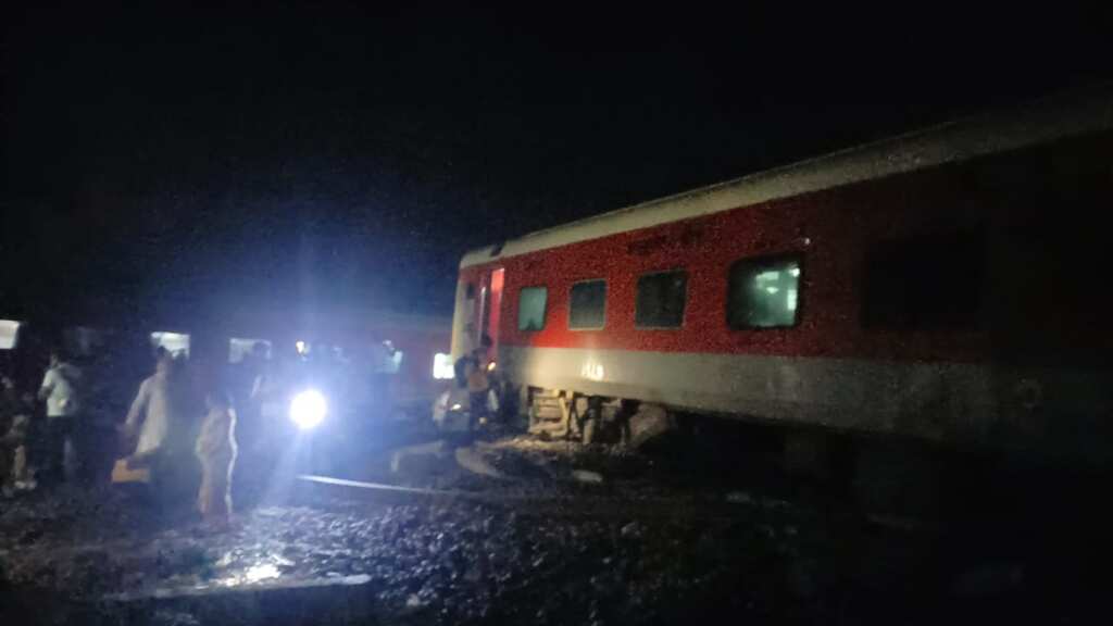 India: Train derailment in Bihar state kills four, 100 injured