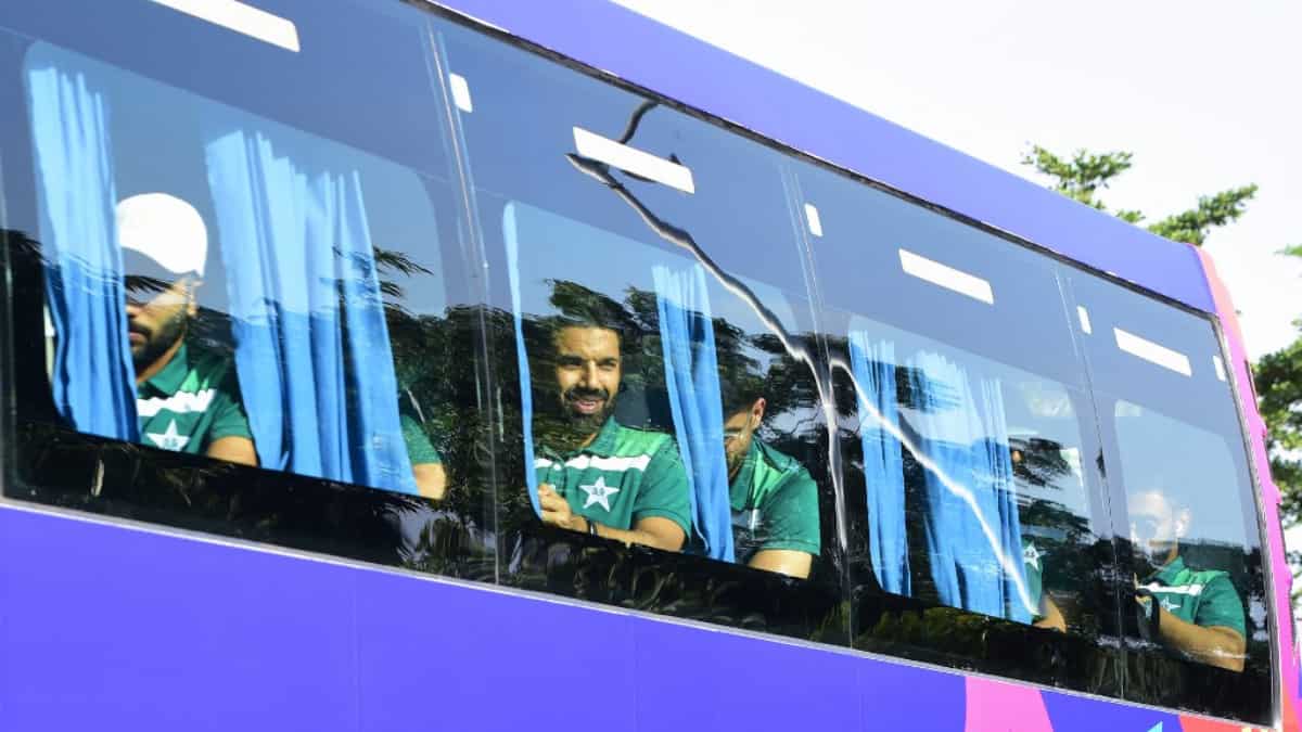 World Cup 2023: India, Pakistan teams land in Ahmedabad ahead of marquee clash, receive warm welcome – WATCH World Cup 2023: India, Pakistan teams land in Ahmedabad ahead of marquee clash, receive warm welcome – WATCH