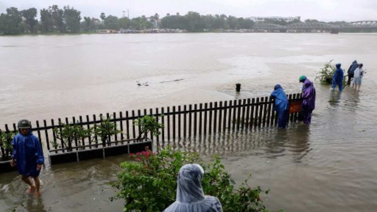 At least two killed, 500 houses inundated after floods hit central Vietnam At least two killed, 500 houses inundated after floods hit central Vietnam