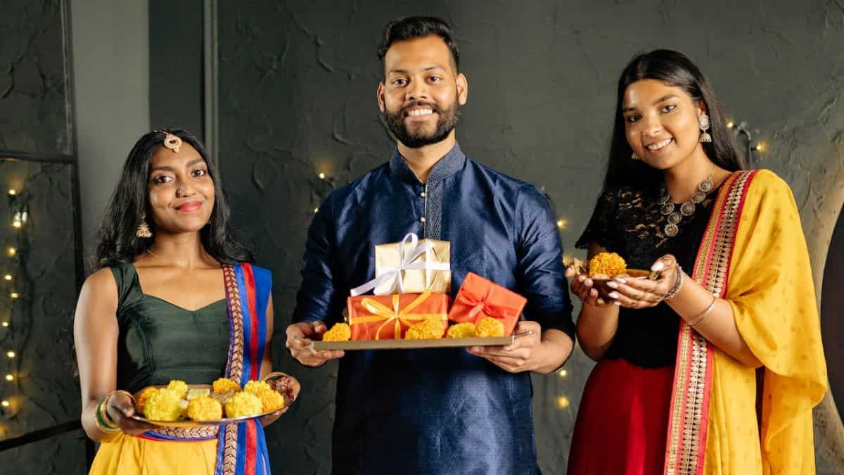 Tips to spend wisely this festive season Tips to spend wisely this festive season