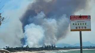 Out-of-control bushfire engulfs area near famous Australian beach in Byron Bay