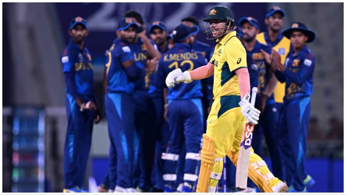 Watch: David Warner swears at umpire after LBW dismissal in Australia-Sri Lanka CWC '23 game Watch: David Warner swears at umpire after LBW dismissal in Australia-Sri Lanka CWC '23 game