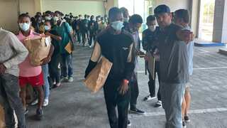 US releases asylum seekers on the streets, some suburbs bear the burden