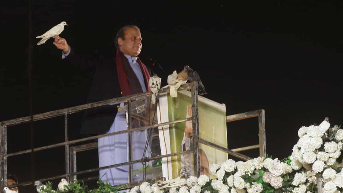Improving relations with neighbour key for Kashmir resolution, says Nawaz Sharif Improving relations with neighbour key for Kashmir resolution, says Nawaz Sharif