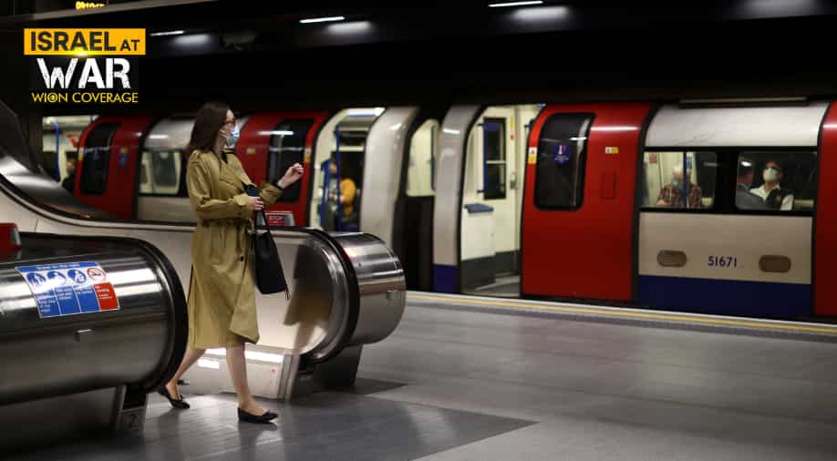 London tube driver leads 'free Palestine' chant on train. Watch