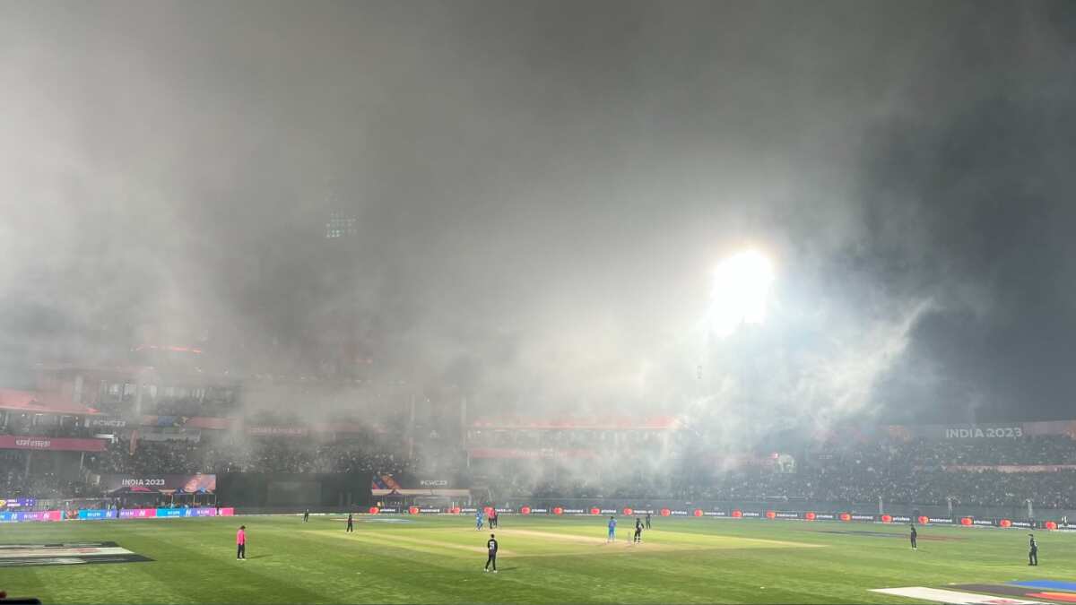 Fog halts the game briefly