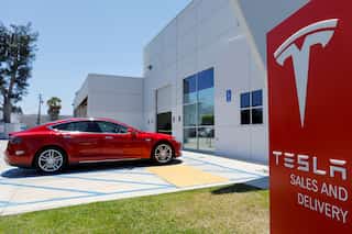 Tesla knew about autopilot steering malfunction before fatal crash, lawyer reveals 