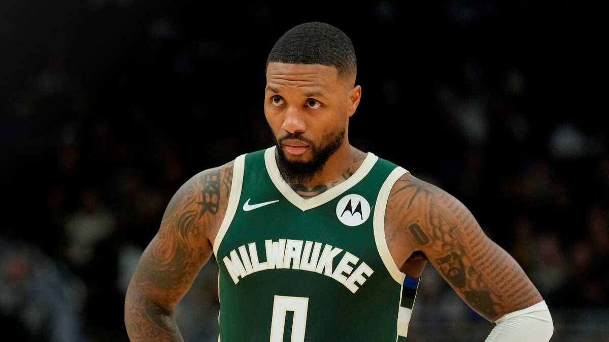 Damian Lillard drops 39 in debut for Milwaukee Bucks to outscore Philadelphia 76ers Damian Lillard drops 39 in debut for Milwaukee Bucks to outscore Philadelphia 76ers