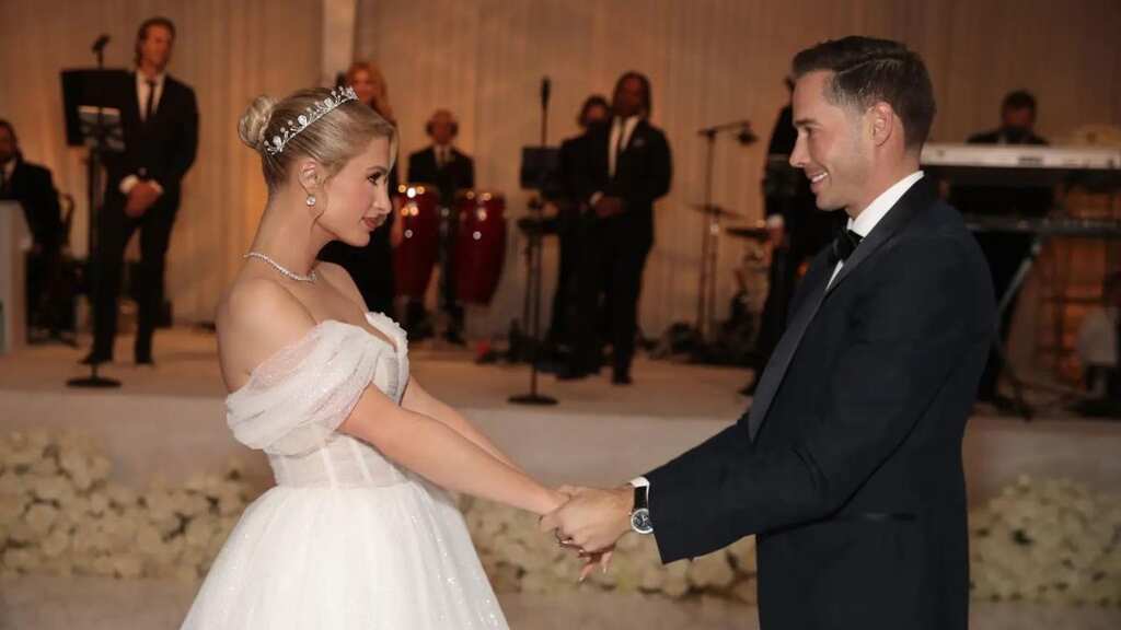 Did you know Paris Hilton had 45 wedding dresses for her D-day and she wore 6 of them?